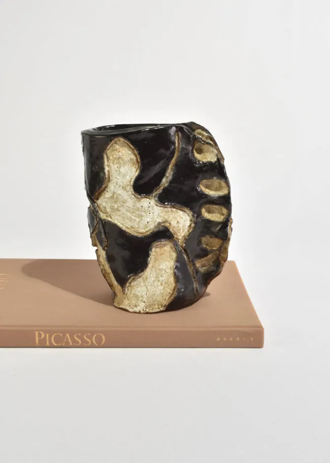 abstract-stoneware-vessel-JDDpVIWy-2.webp Abstract Stoneware Vessel