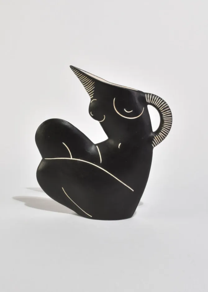 aphrodite-nude-form-in-black-zYNPDuli-0.webp Aphrodite Nude Form in Black