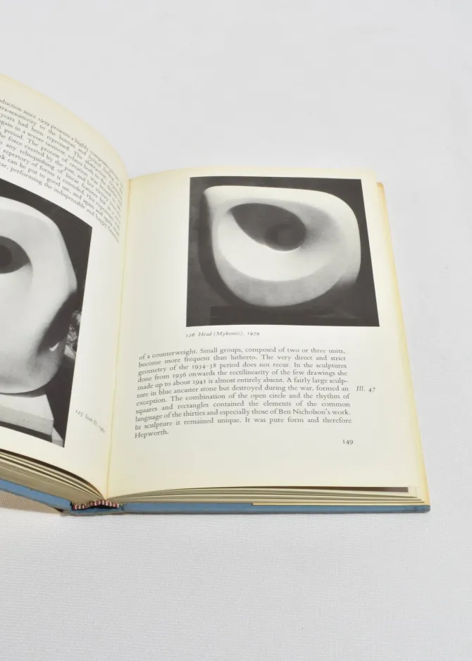 barbara-hepworth-QBgrRiky-5.webp Barbara Hepworth