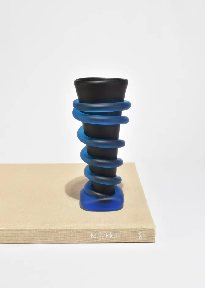 blue-spiral-vase-ZwDBuEby-3.webp Blue Spiral Vase