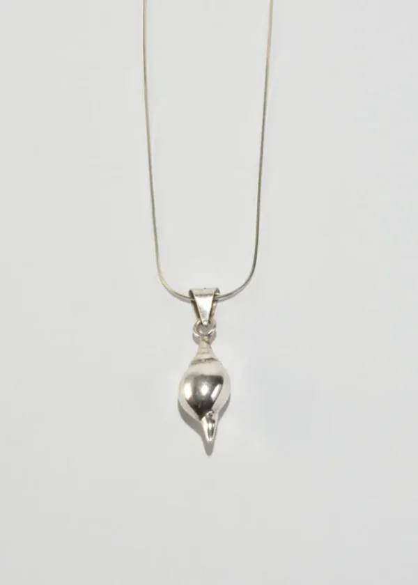 Conch Shell Pendant Necklace