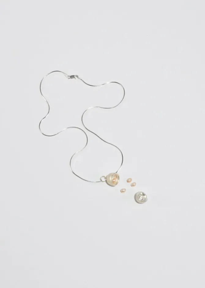 egg-pendant-necklace-gxglfXxi-3.webp Egg Pendant Necklace