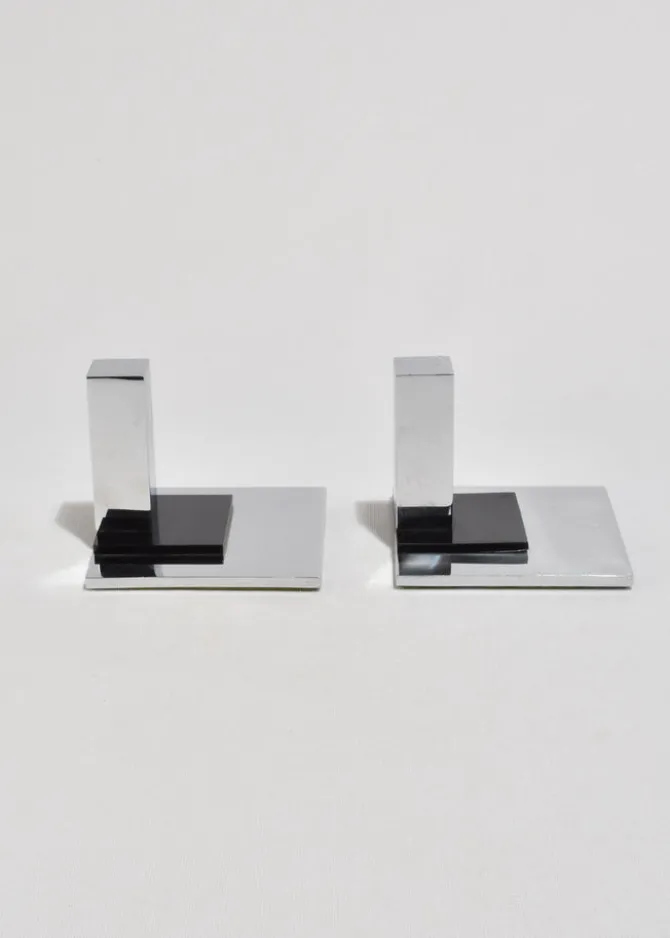 geometric-chrome-bookends-TbzPwyHy-2.webp Geometric Chrome Bookends