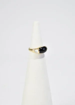 Gold Onyx Ring