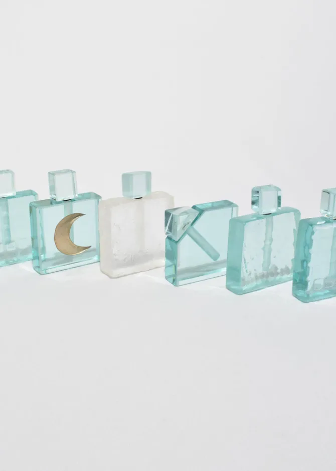 grid-perfume-bottle-YGVptlTY-5.webp Grid Perfume Bottle