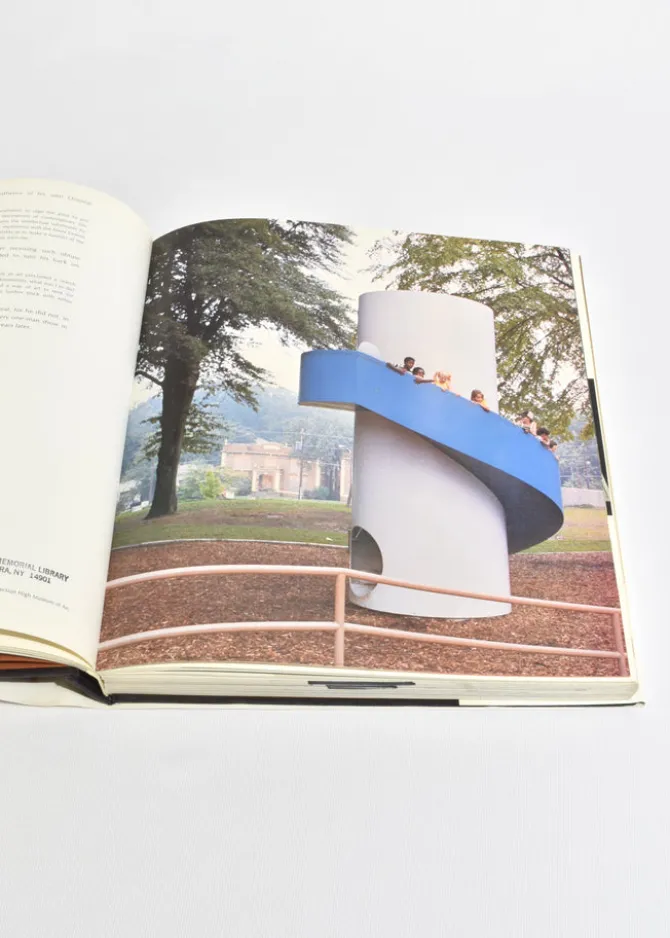 isamu-noguchi-WrrQpyAp-1.webp Isamu Noguchi