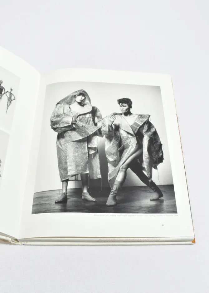 issey-miyake-making-things-XmXBZwIG-4.webp Issey Miyake: Making Things