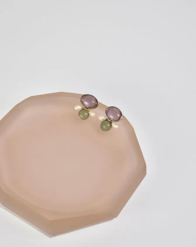 jade-amethyst-pearl-earrings-rJBxRiOE-2.webp Jade Amethyst Pearl Earrings