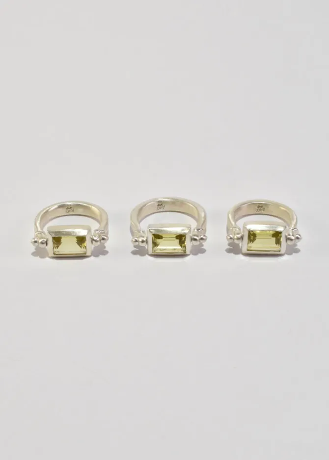 lime-beryl-sling-ring-ShYYiawm-2.webp Lime Beryl Sling Ring