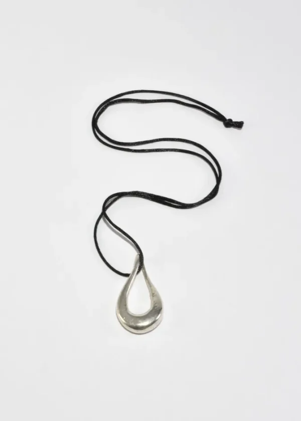 Loop Pendant Necklace