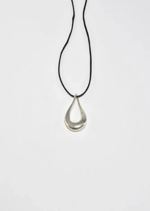 Loop Pendant Necklace