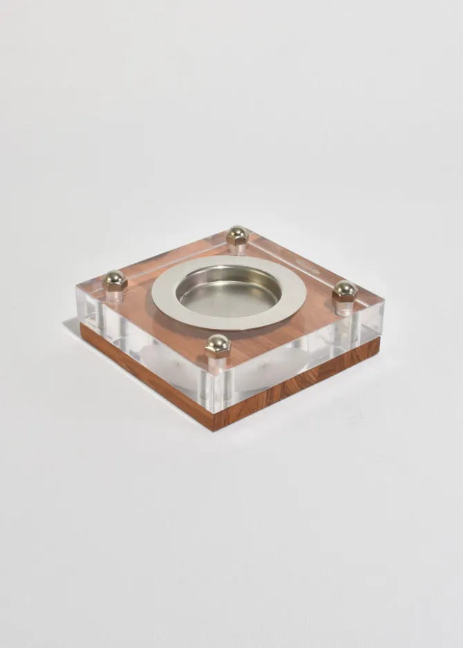 lucite-and-wood-ashtray-XNbyiVvM-0.webp Lucite and Wood Ashtray