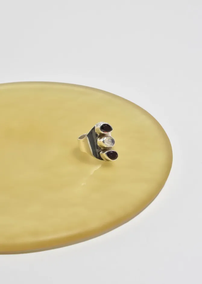 moonstone-garnet-ring-bvcvLaFl-2.webp Moonstone Garnet Ring