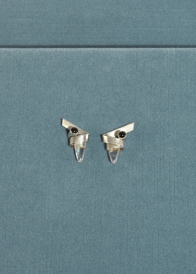 onyx-crystal-earrings-iIOTveJB-2.webp Onyx Crystal Earrings