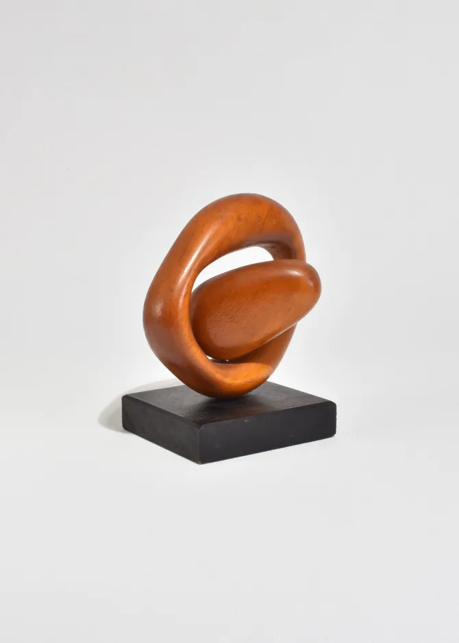 organic-carved-wood-sculpture-pNTfwrDD-2.webp Organic Carved Wood Sculpture