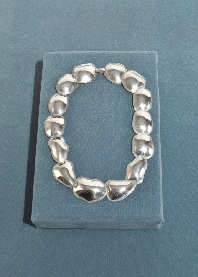 organic-disc-necklace-GGcUIbMN-2.webp Organic Disc Necklace