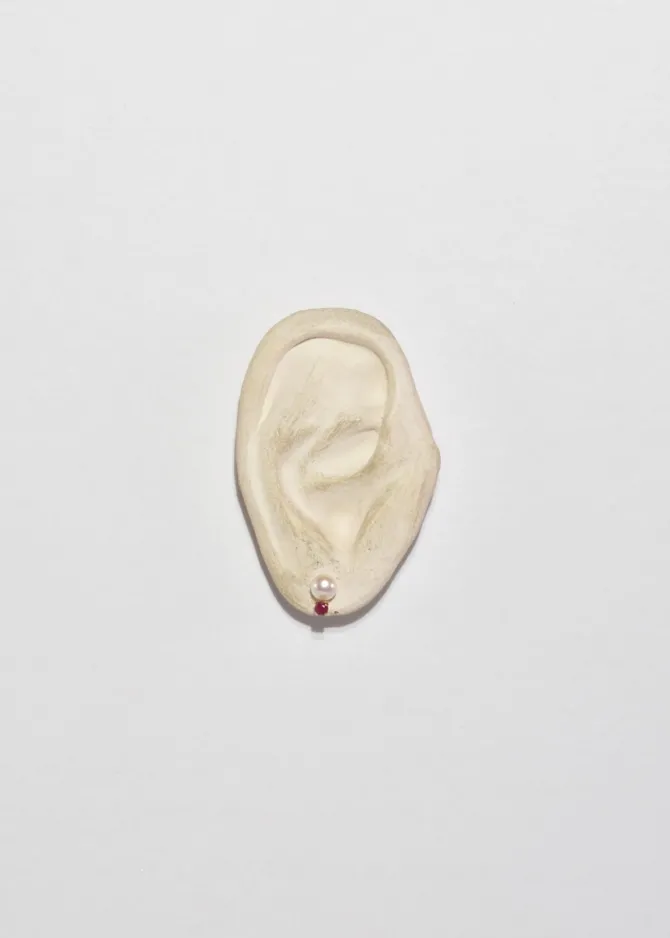 petite-ruby-pearl-earrings-EGyPLZZI-1.webp Petite Ruby Pearl Earrings