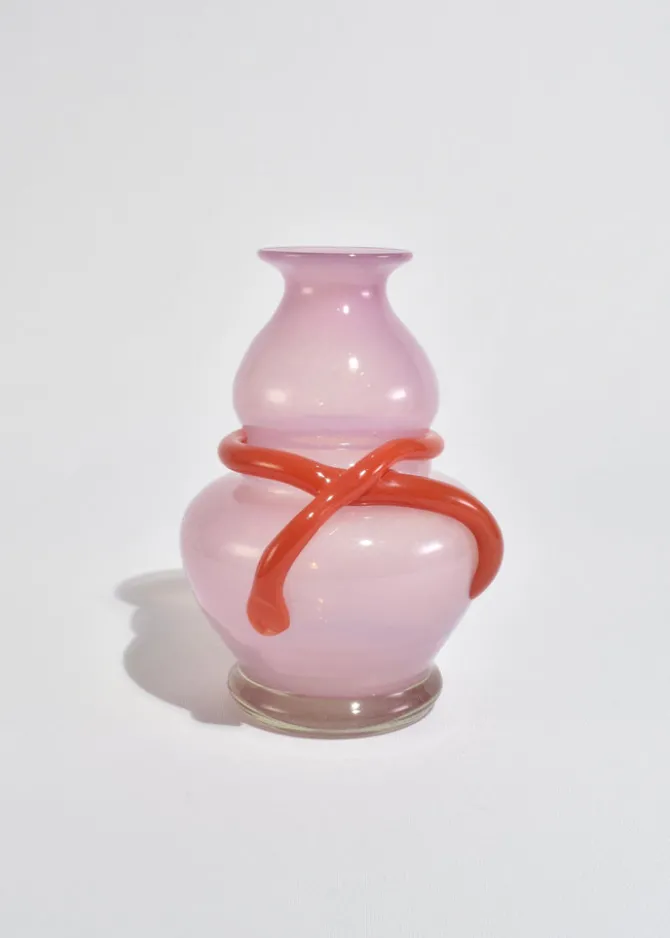 red-ribbon-glass-vase-nQyqAKNb-0.webp Red Ribbon Glass Vase