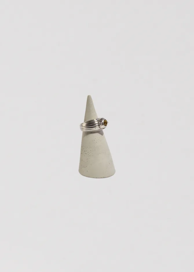 ribbed-citrine-ring-xDzCawNS-4.webp Ribbed Citrine Ring