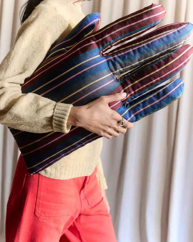 right-hand-pillow-in-striped-s-GvHFKFqp-3.webp Right Hand Pillow in Striped Silk