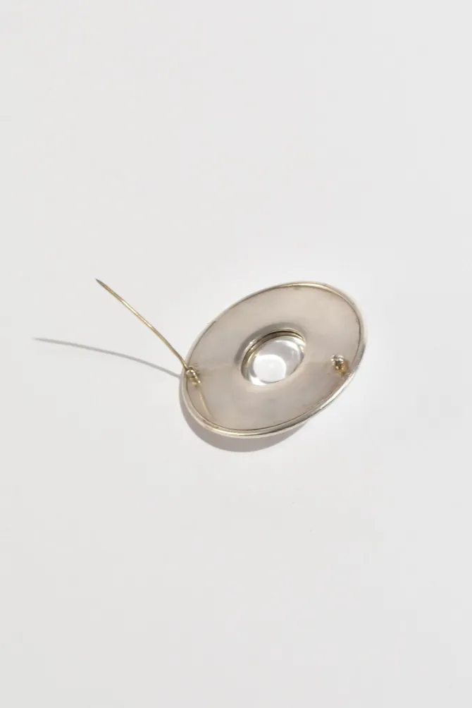 round-crystal-brooch-wnPGGuOC-2.webp Round Crystal Brooch