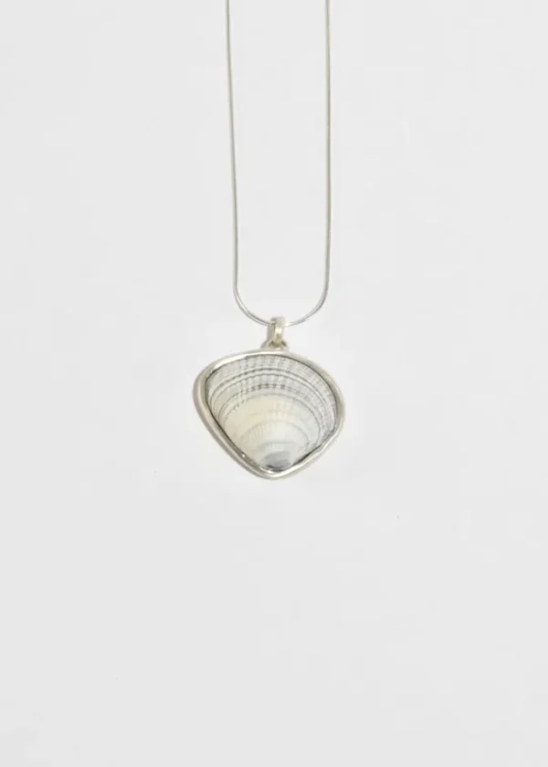 Shell Pendant Necklace