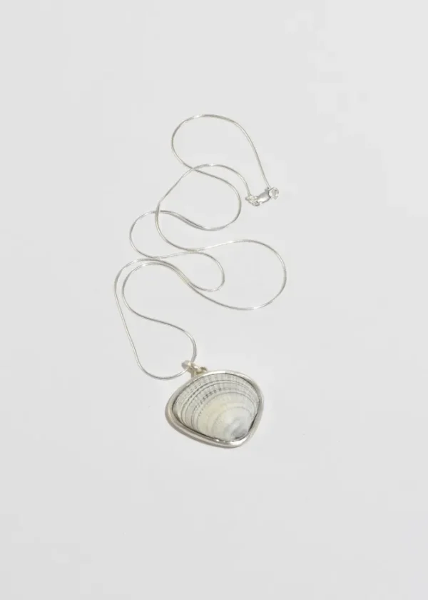 Shell Pendant Necklace
