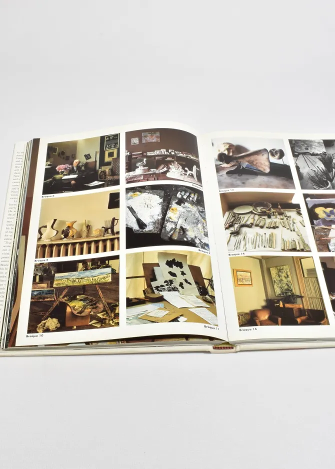 the-artist-in-his-studio-lUDywRYA-2.webp The Artist in His Studio