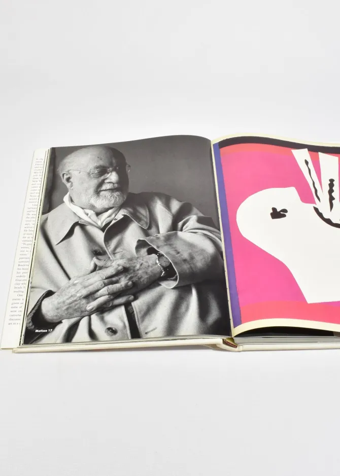 the-artist-in-his-studio-lUDywRYA-3.webp The Artist in His Studio