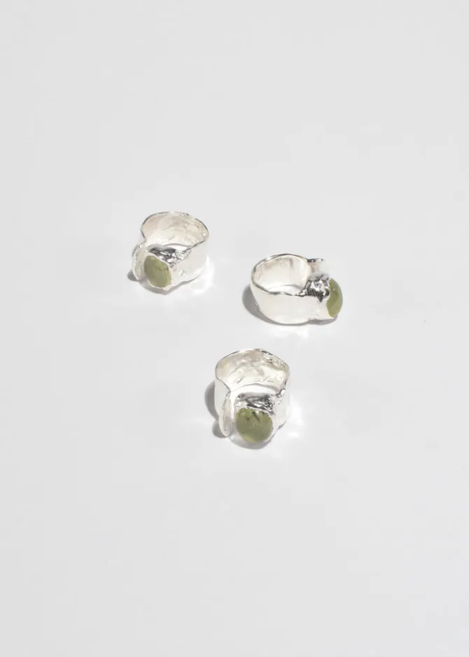 uva-ring-ZdRrJILw-4.webp Uva Ring